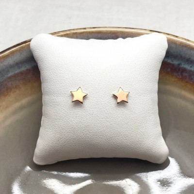 Boucles d'oreilles enfant petites étoiles en plaqué or